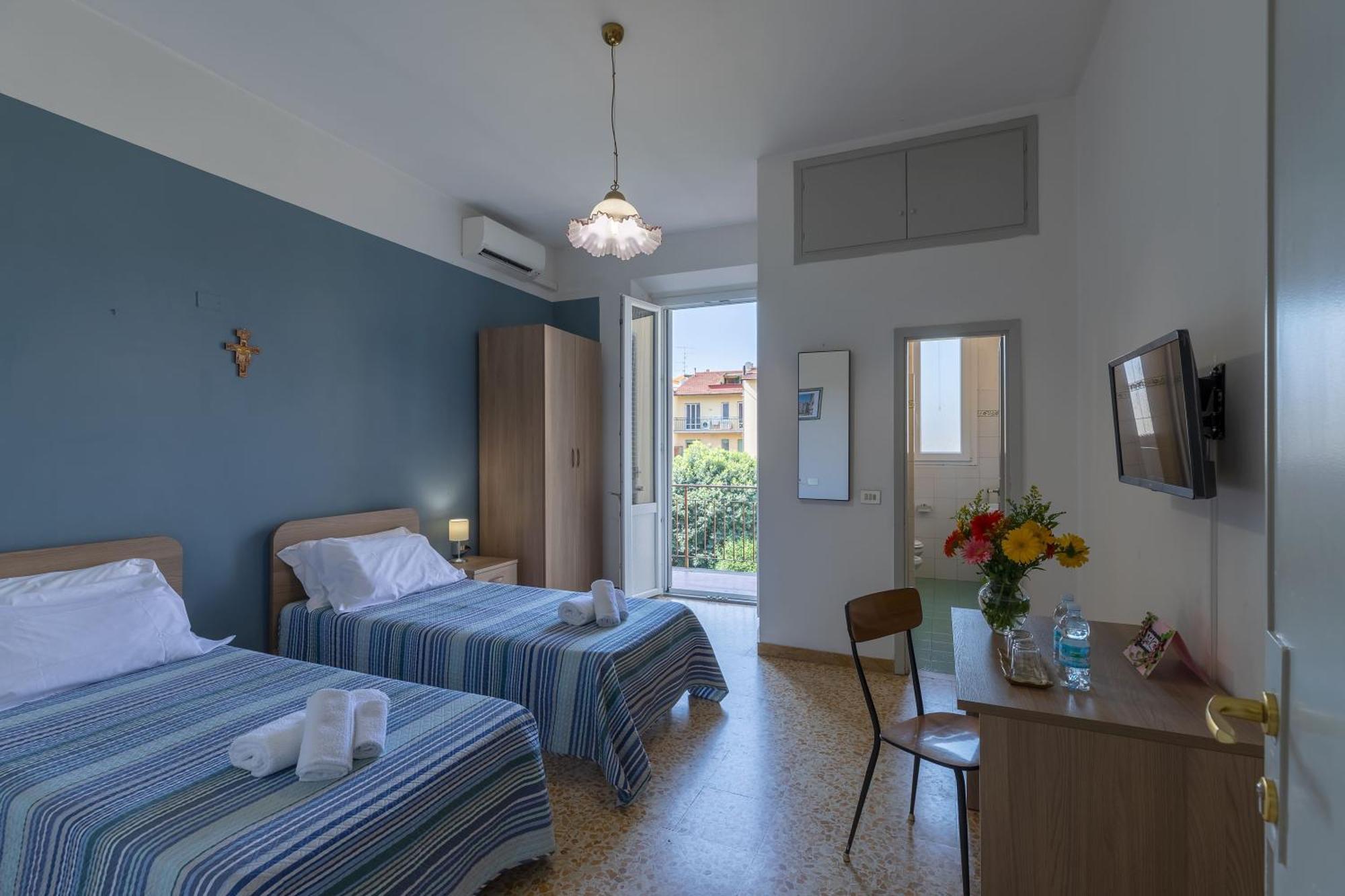 Double or Twin Room with Balcony,1557913330:JPEG