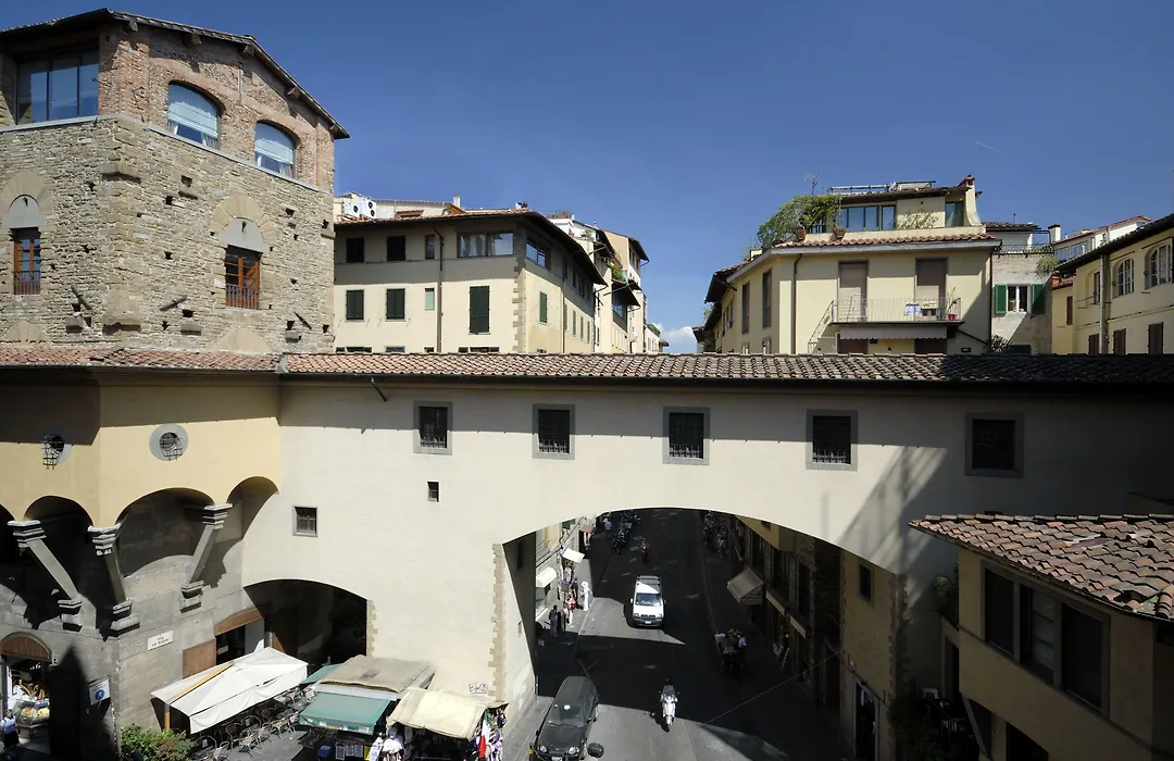 B&B Hotel Firenze Pitti Palace Al Ponte Vecchio-1